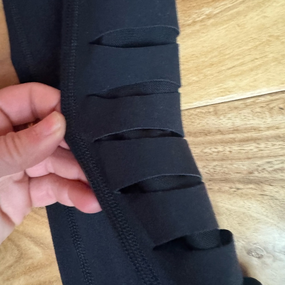 Tavi Noir High-Waisted Black Leggings with Cutout Side Detailing - Picture 3 of 9
